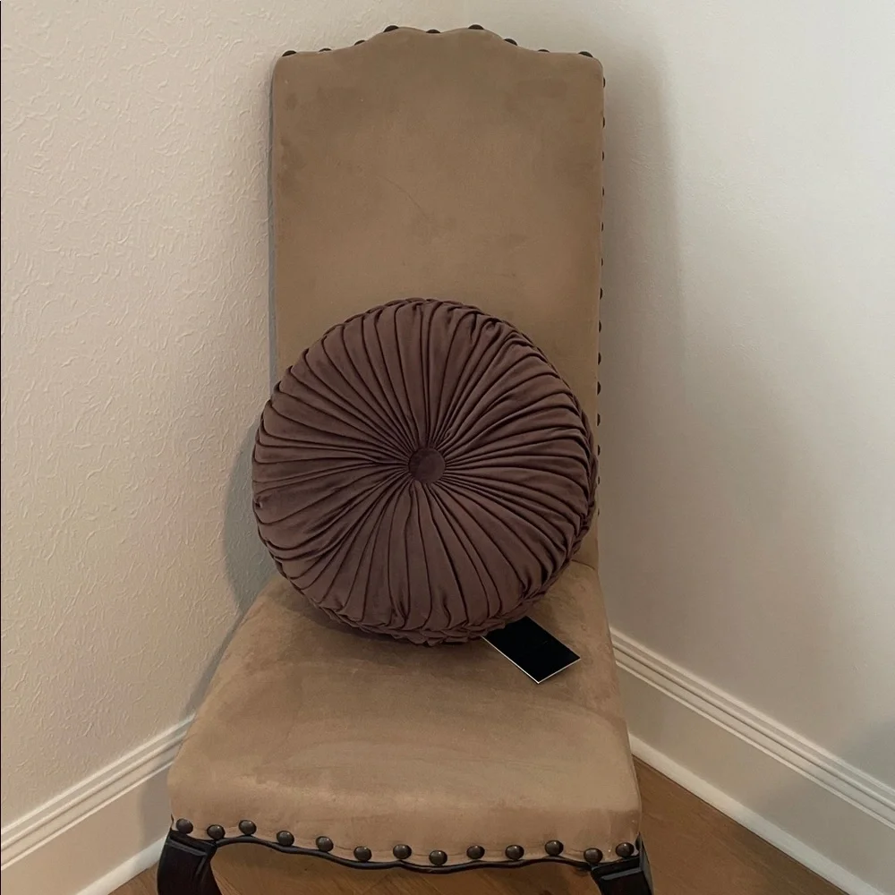 J. QUEEN New York Madeira Tufted Chocolate Round Pillow, NWT